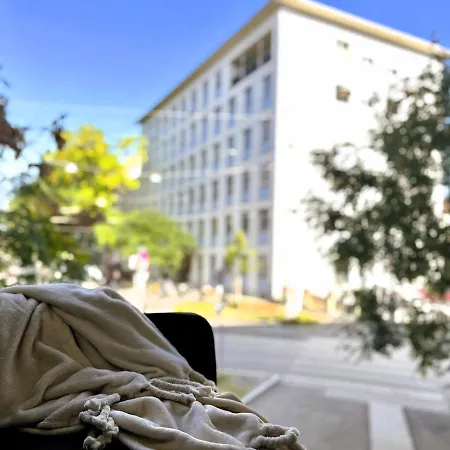 Modernes Im Zentrum דירה